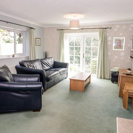 Treetops Colwyn Bay Buitenkant foto