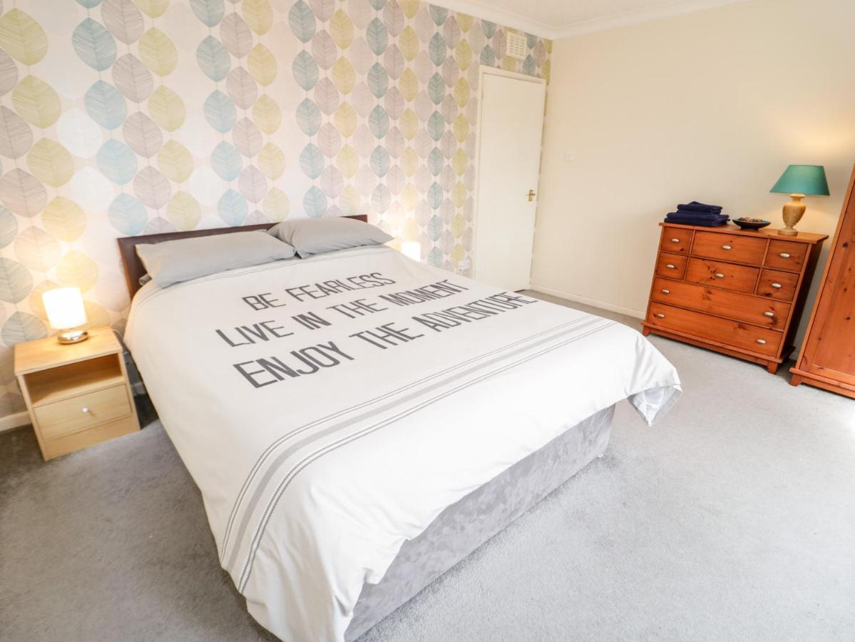 Treetops Colwyn Bay Buitenkant foto
